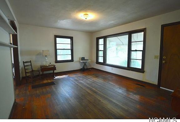 3rd image of 535 County Road 1196