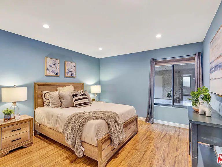 1900 Vine St #103 — Photo 14