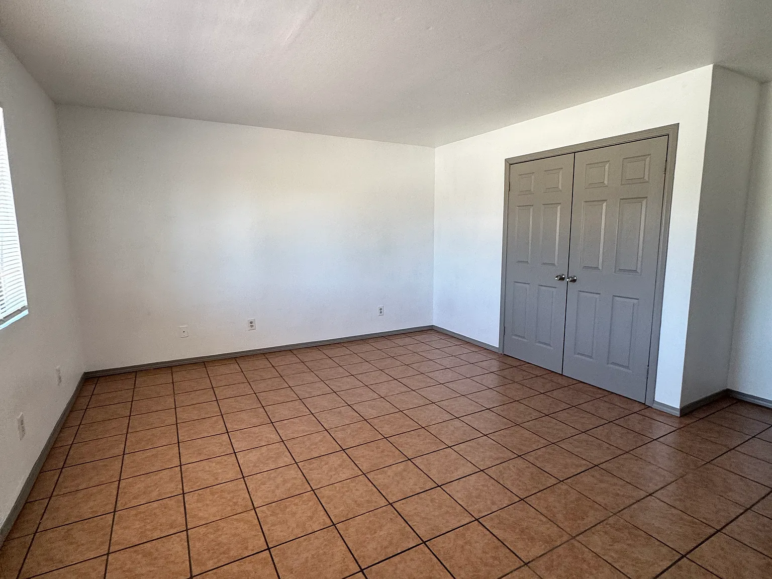 3634 S Bonita St — Photo 3