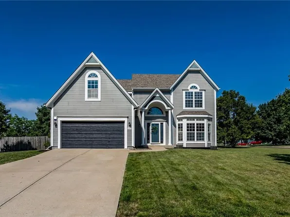 21953 Race St, Spring Hill, KS 66083