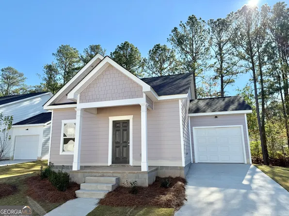 208 Lenox Cir, Lagrange, GA 30241