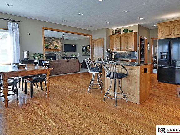 4th image of 5701 N 160th Ave