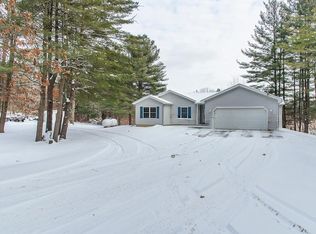 22092 Clear Lake Rd N, Battle Creek, MI 49014