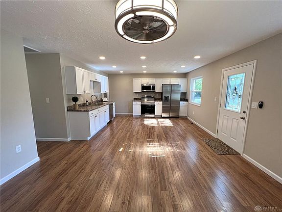 3rd image of 178 Beam Dr