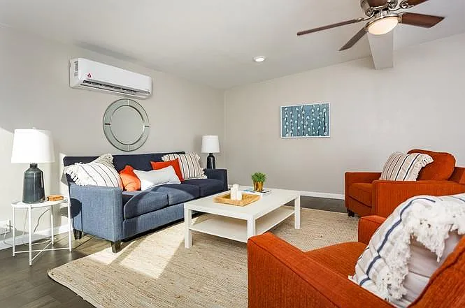 1610 Dupont Dr — Photo 13