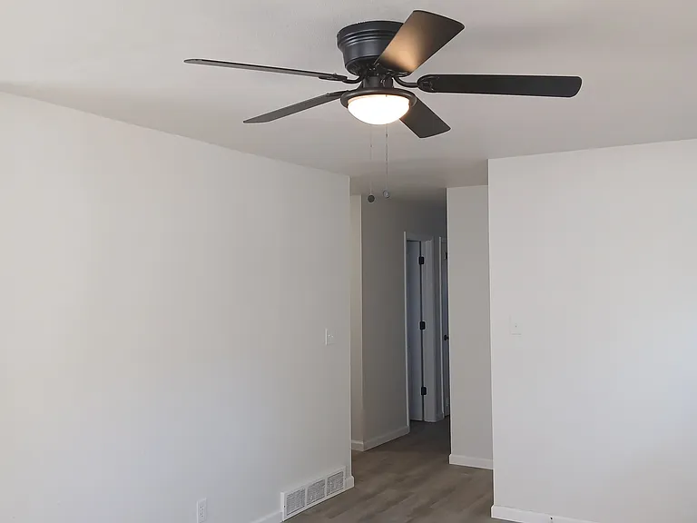 5475 S Elmwood St — Photo 6