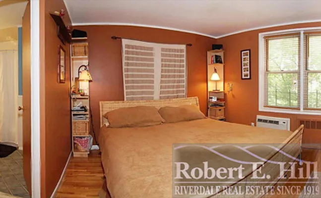 Sold by Robert E. Hill  | media 45