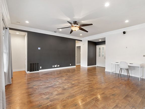 4th image of 10206 Cedarbend