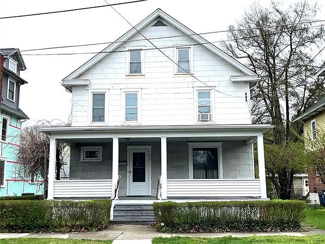 1st image of 810 Thomas St