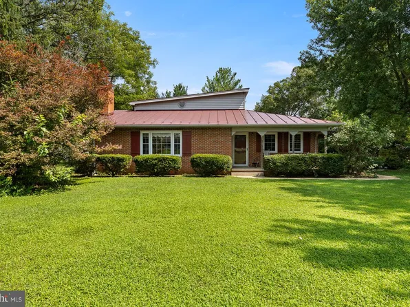 577 Old Farm Rd, Luray, VA 22835