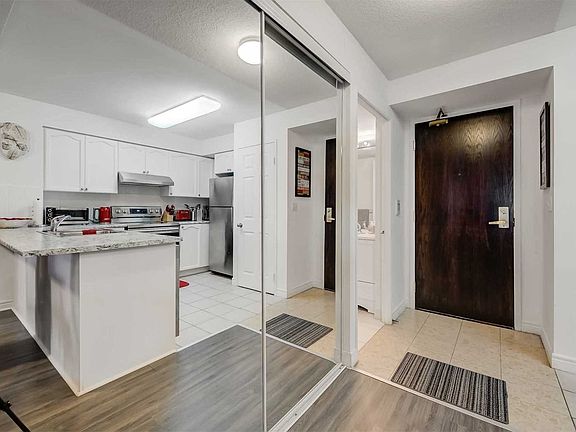 4th image of 23 Hollywood Ave #503