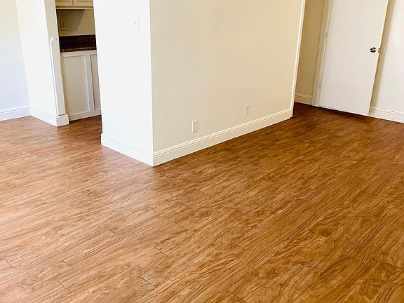 4th image of 2555 Sherwood St APT 3