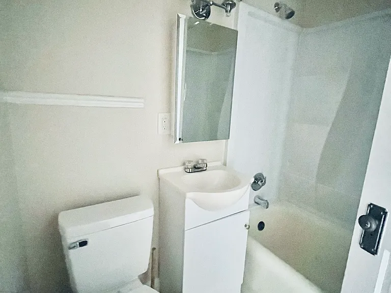 360 13th Ave NE — Photo 7