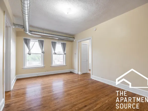 2712 N Milwaukee Ave, Chicago, IL