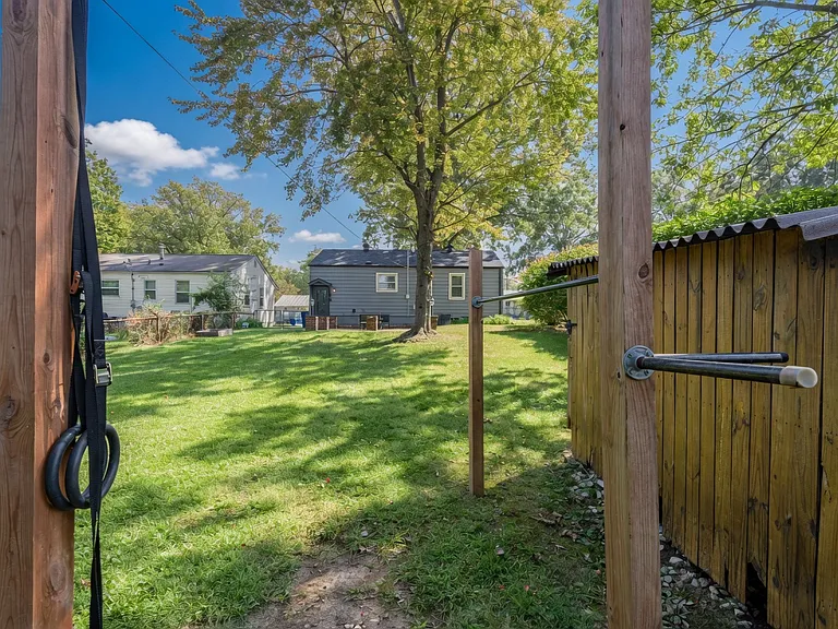 4423 Vance Ave — Photo 38