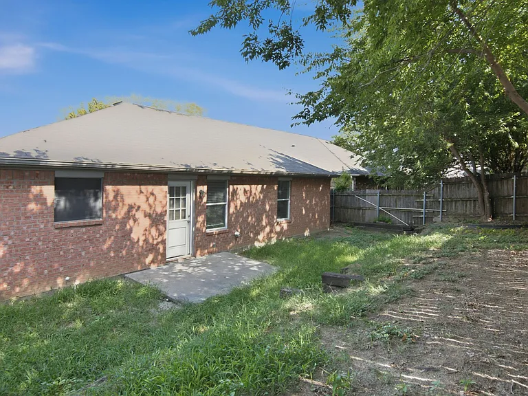 6317 Rockhaven Dr — Photo 26