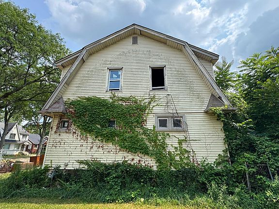 3rd image of 5985 Lakeview St