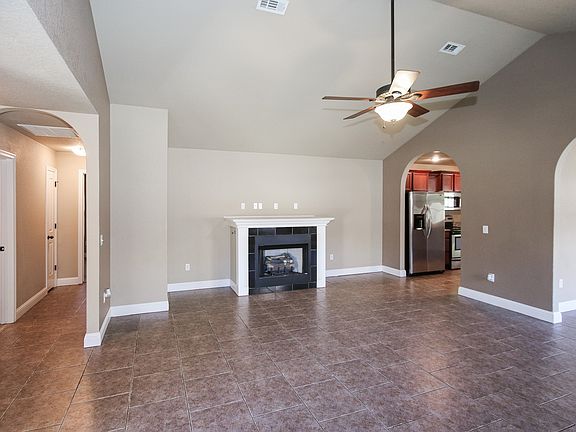 3rd image of 957 S Hoddle Pl