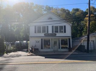 20 Oyster Bay Rd, Locust Valley, NY 11560