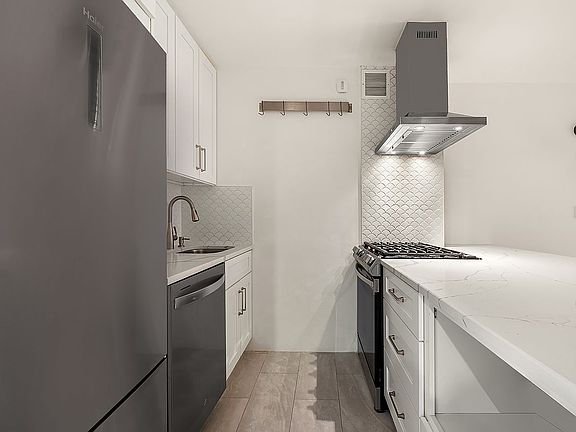 3rd image of 280 Rector Pl APT 5N