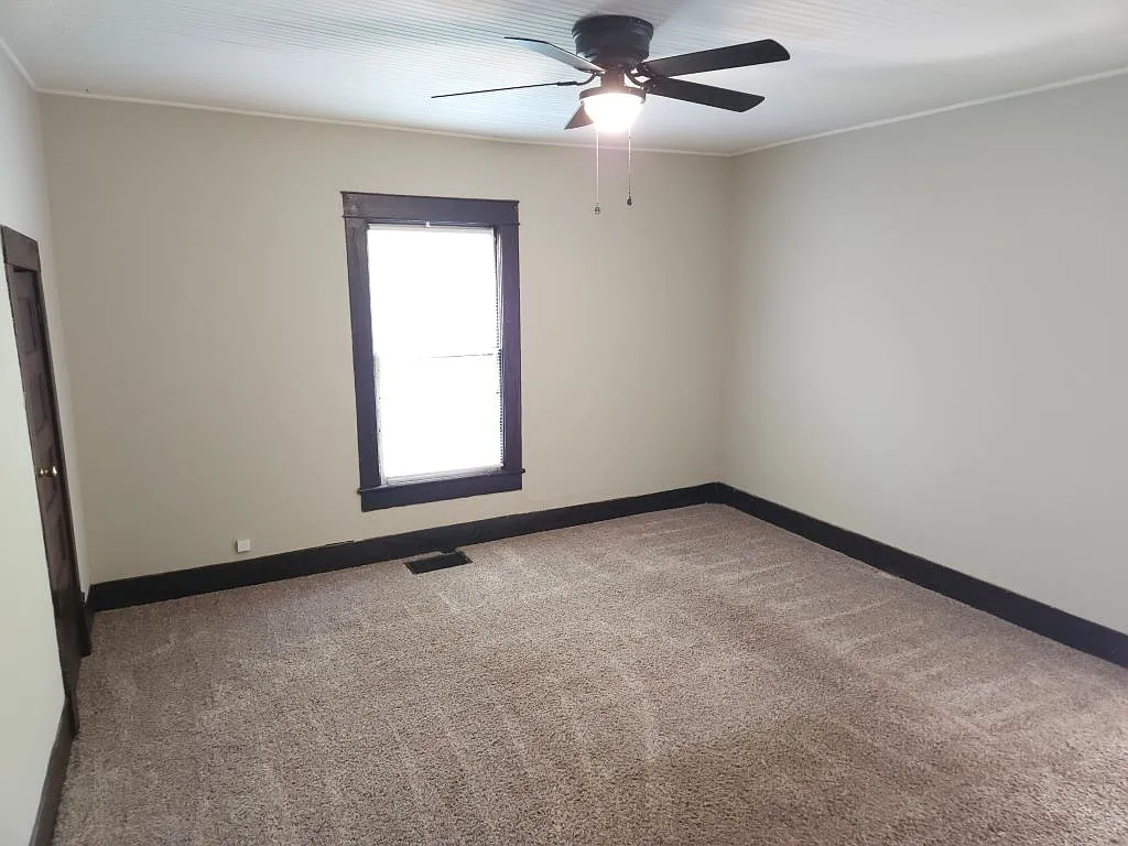 2 bed, 1400 sqft, $1,350 — Photo 4