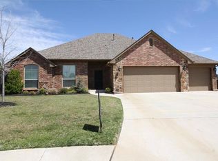709 Real Quiet Cir, Edmond, OK 73025
