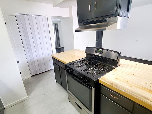 5th image of 480 Zahn Dr Unit 4