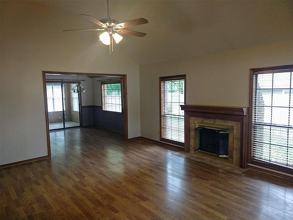 2nd image of 6218 Paradise Dr