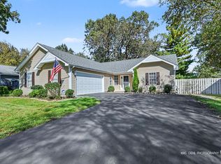 714 Dartmouth Dr, Island Lake, IL 60042