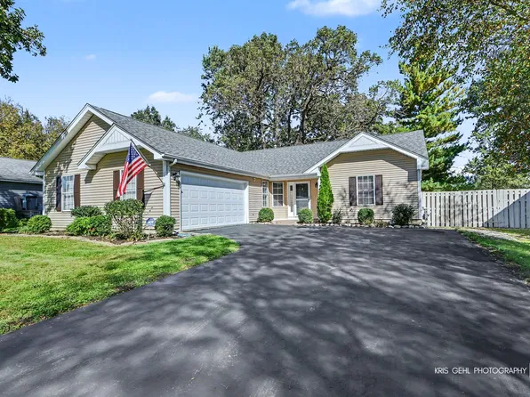 714 Dartmouth Dr, Island Lake, IL 60042