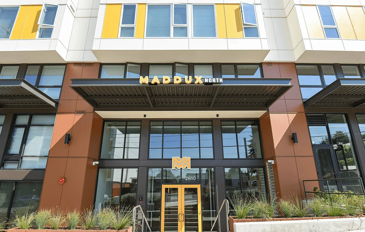 Mt Baker The Maddux Apartments — Photo 2