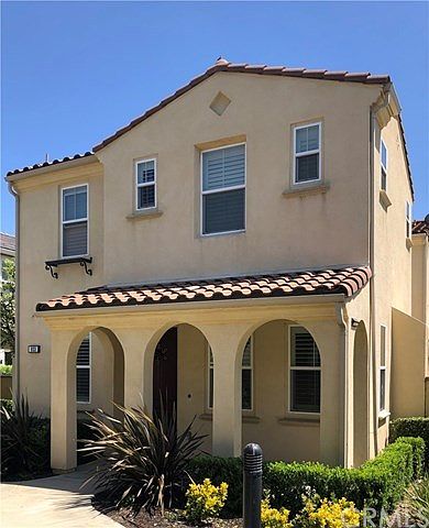 1st image of 923 N Woodbine Way