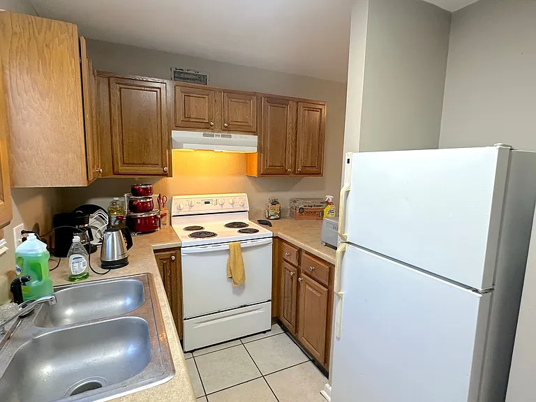 448 Belmont Rd #2 — Photo 7