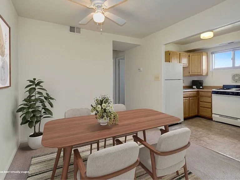 Barclay Square Apartments — Photo 6