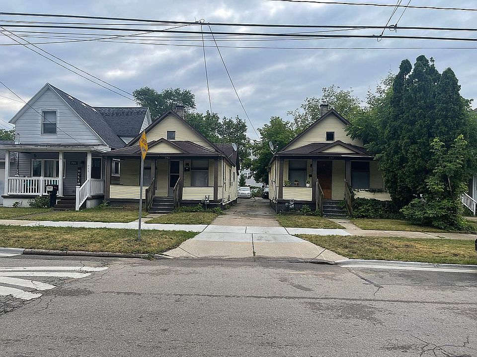 1st image of 740-742 Fremont Ave NW