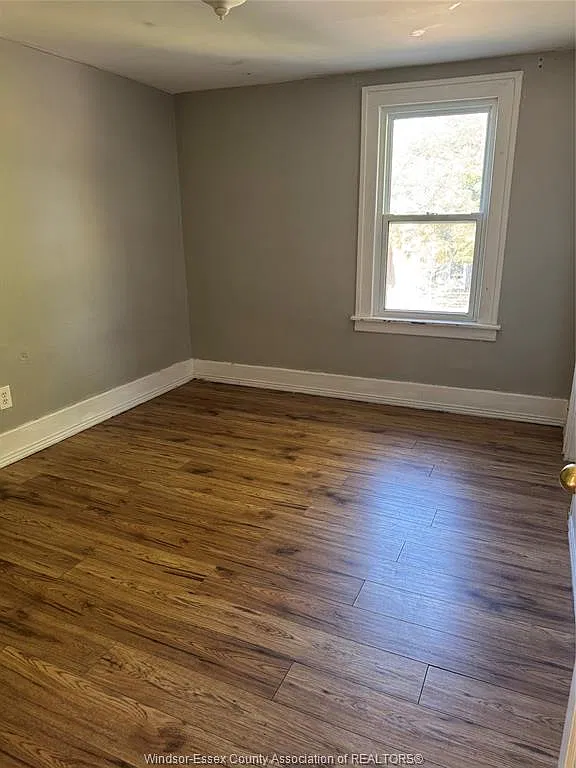 4 bed, 1.5 bath, $1,900 — Photo 2