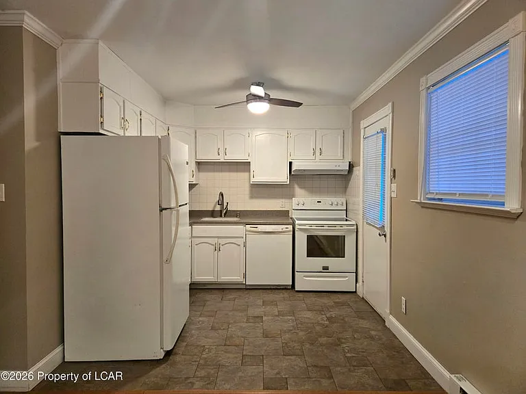 48 Saratoga Ct — Photo 5