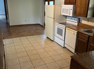1004 Broadway St, Waynesville, MO 65583