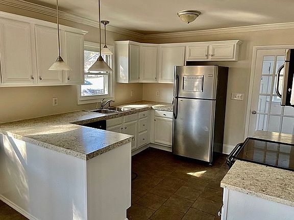 2nd image of 305 Juniper St