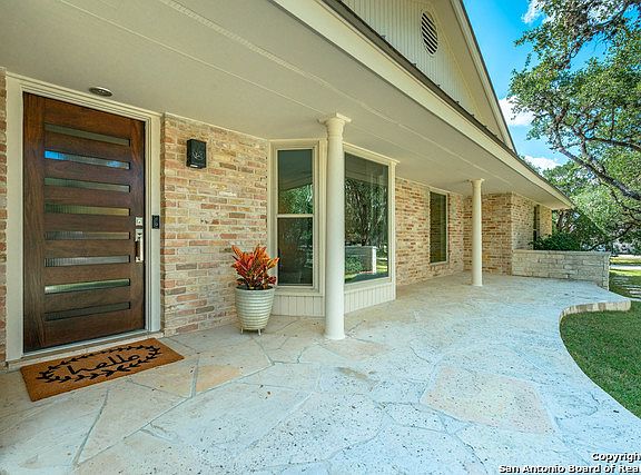 5th image of 113 Village Cir
