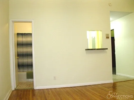 Rented by City Connections Realty | media 7