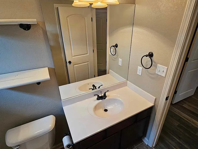 1151 Meadows Dr — Photo 11