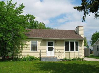 2524 8th Ave N, Grand Forks, ND 58203
