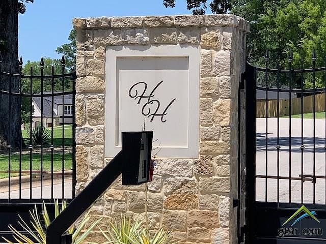 2nd image of 11154 Hidden Hollow Ln