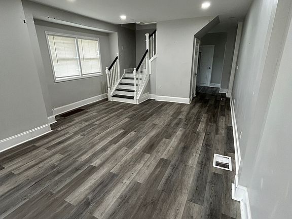 4th image of 638 N Lasalle St #A