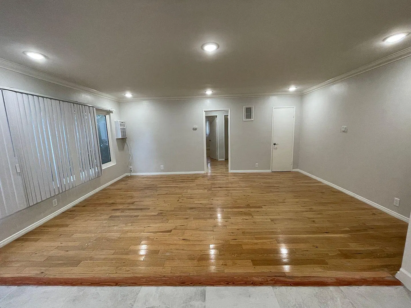 2 bed, 1000 sqft, $3,000 — Photo 4