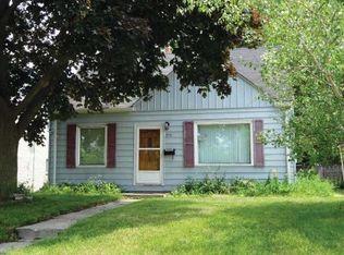 3754 S 35th St, Greenfield, WI 53221