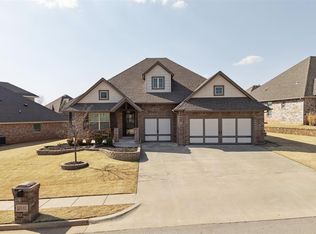 3141 Hunter Crest Dr, Edmond, OK 73034
