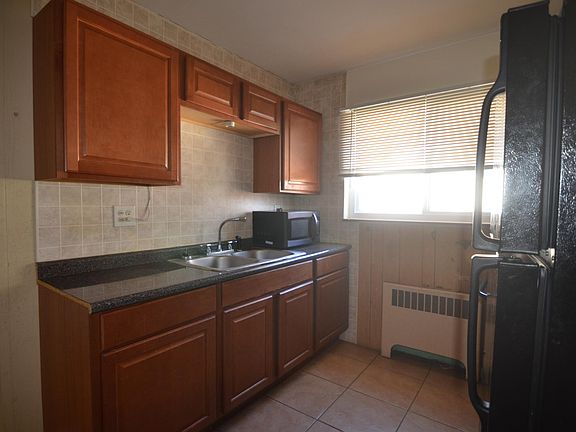 5th image of 8553 Cottonwood Dr APT 4