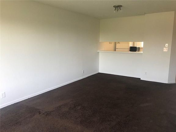 4th image of 3236 NW 103rd Terrace #303-B